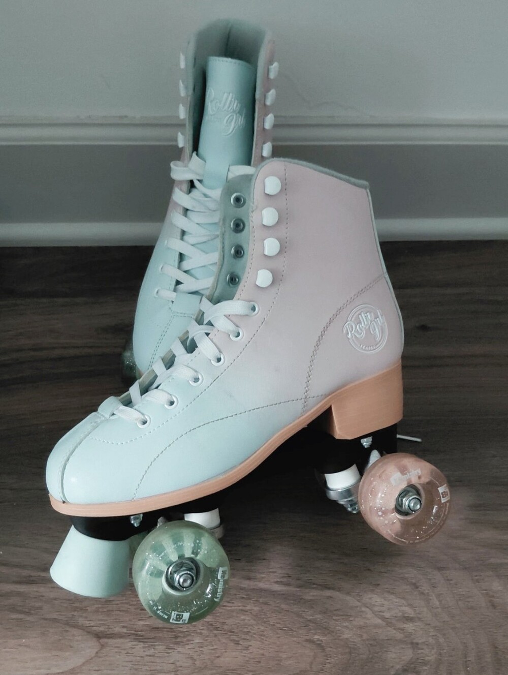 Women's Two-Tone Pastel Leather Roller Skates - Pink & Mint